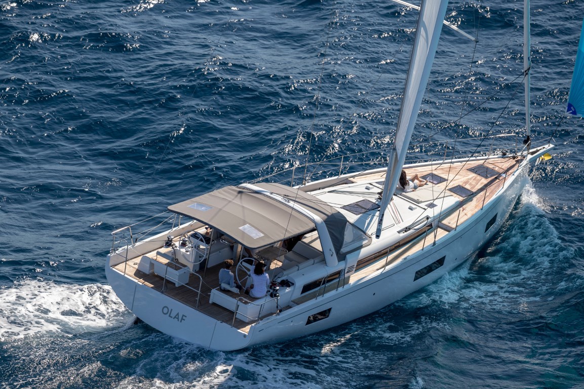 Oceanis 54 Yacht Navigation5